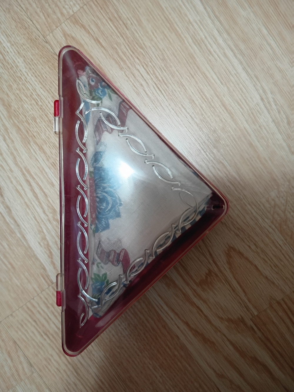 Hommer Hanky Box With 4 Vintage Hankies   Vintage